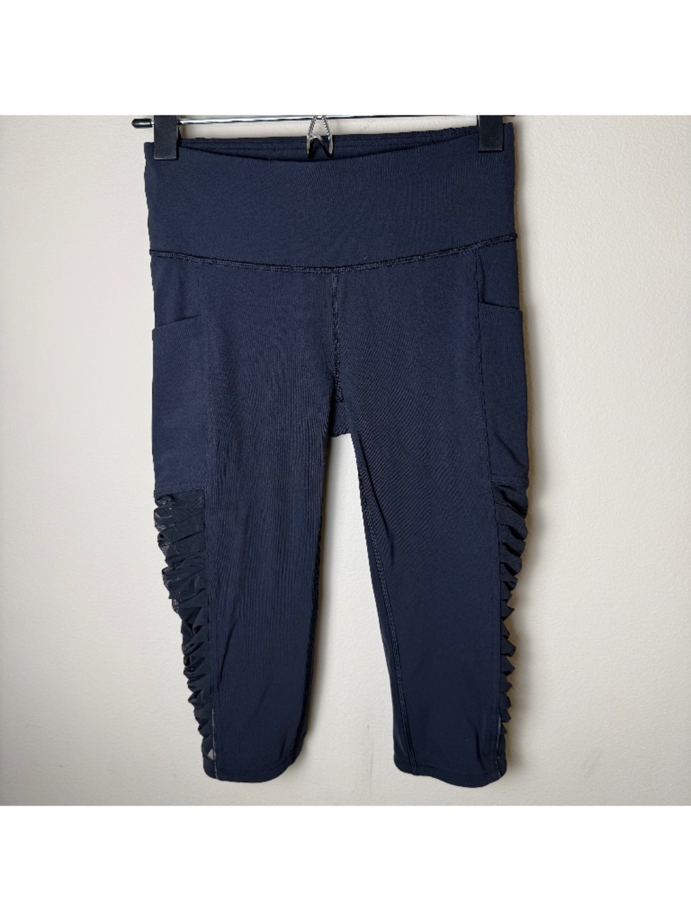 Lululemon Sharp Turns Crop 17" Leggings Pants Womens 4 Black Active Run W6AMES - Picture 1 of 9